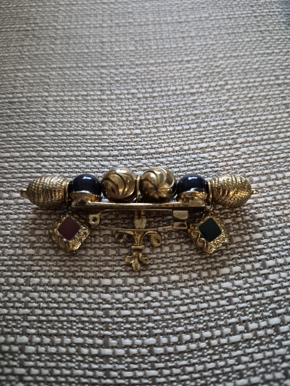 Gold-Tone Fleur-de-Lis Vintage Style Bar Brooch with Black Beads - Picture 5 of 5
